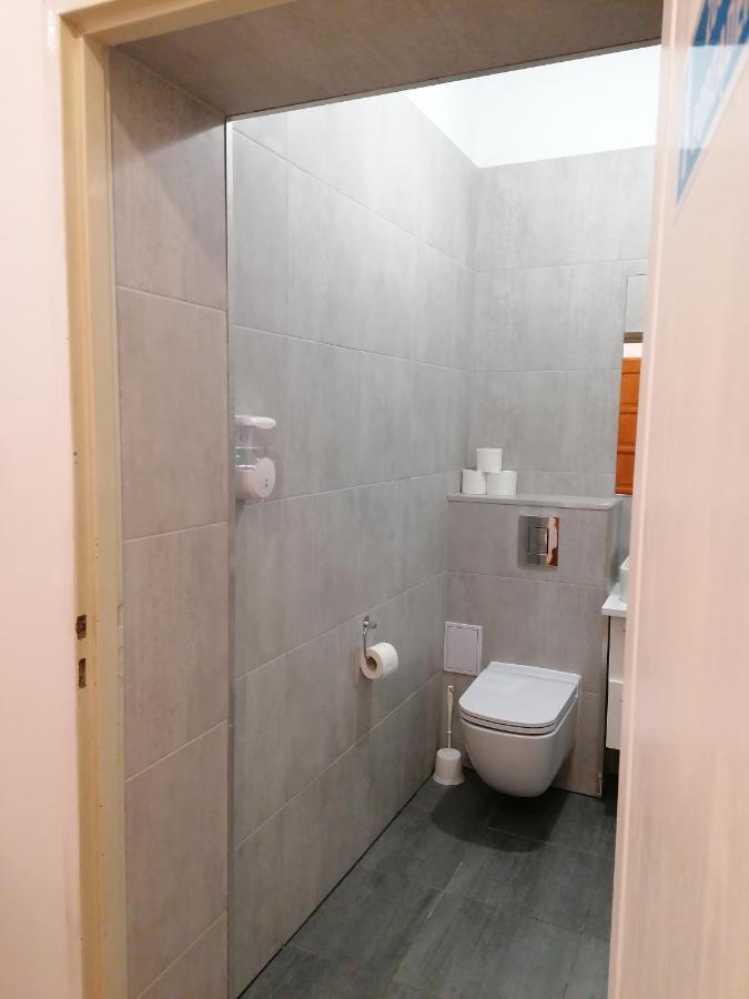 Hostel Tulip - Pokoj Jednoosobowy Nr 3 Ze Wspolna Lazienka I Kuchnia Stettin Exterior foto